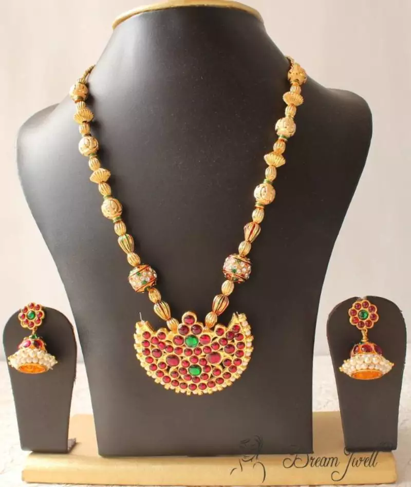 Lovely Kemp Temple Necklace Set 