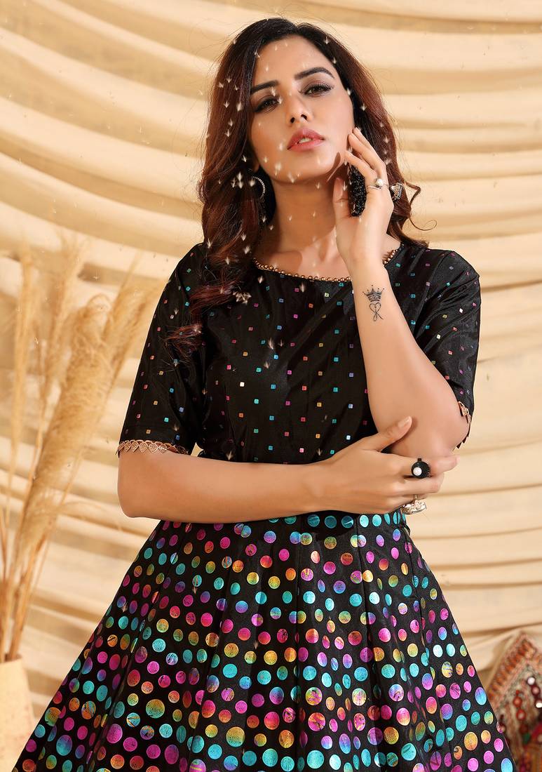 Black pigment foliage Taffeta Silk Party Wear gown