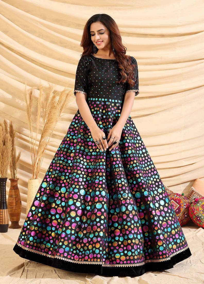 Black pigment foliage Taffeta Silk Party Wear gown