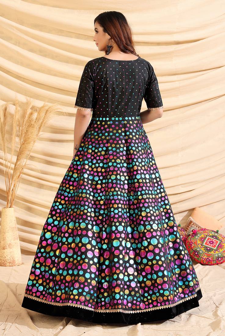 Black pigment foliage Taffeta Silk Party Wear gown