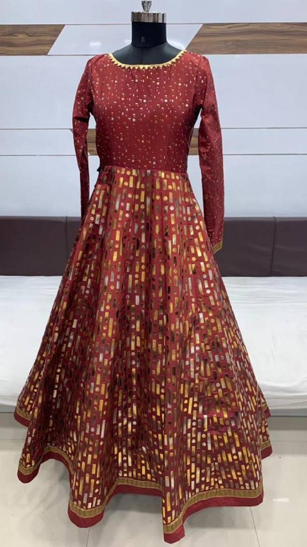 Maroon pigment foliage Taffeta Silk Party Wear gown