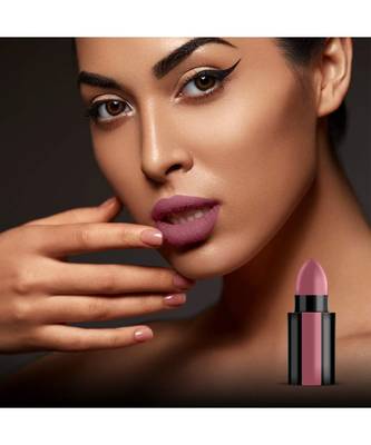 Huda Beauty 5in1 Matte Lipstick Nude 4