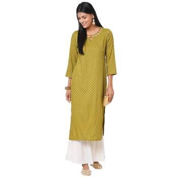 Women's Rayon Green Kurta Set 7