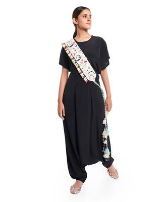 Payal Singhal Cream Linen Baby Butti Embroidered Tie-Up Belt with Colourful Tassels 1