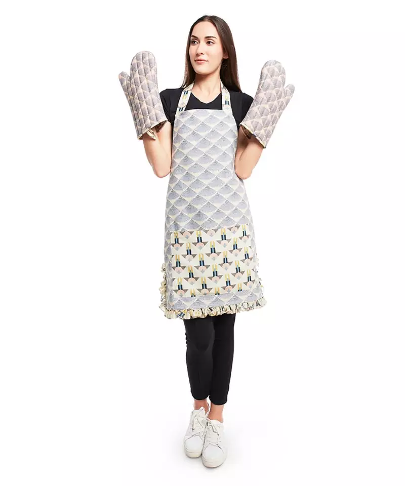 Blush Colour Printed Canvas Mittens With Cream Colour Printed Silkmul Piping