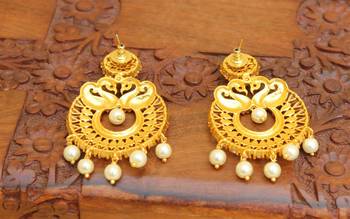 Gold agate earrings 3