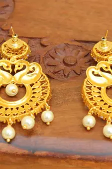 Gold agate earrings