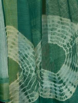 Green printed cotton silk saree with blouse 3
