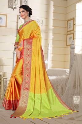 Light Yellow Jacquard Woven Kanchipuram / Kanjivaram Silk Sarees With Blouse Piece 4