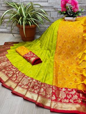 Green Jacquard Woven Kanchipuram / Kanjivaram Silk Sarees With Blouse Piece 2