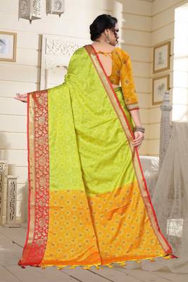 Green Jacquard Woven Kanchipuram / Kanjivaram Silk Sarees With Blouse Piece 3