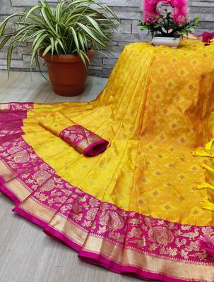 Light Lemon Jacquard Woven Kanchipuram / Kanjivaram Silk Sarees With Blouse Piece 2
