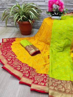 Light Yellow Jacquard Woven Kanchipuram / Kanjivaram Silk Sarees With Blouse Piece 2