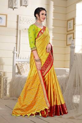 Light Yellow Jacquard Woven Kanchipuram / Kanjivaram Silk Sarees With Blouse Piece 5