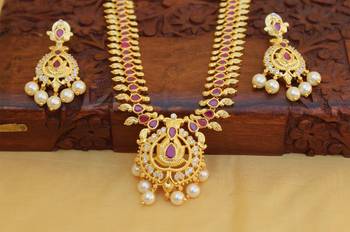 Red agate necklaces 2