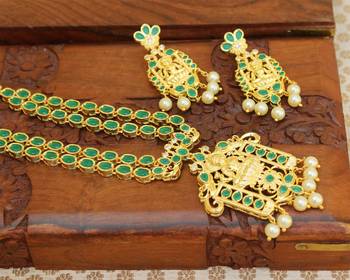 Green agate necklaces 2