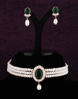 Multicolor pearl chokers 3