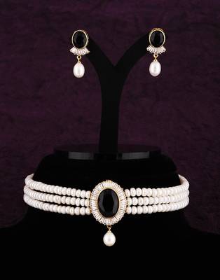 Multicolor pearl chokers 3