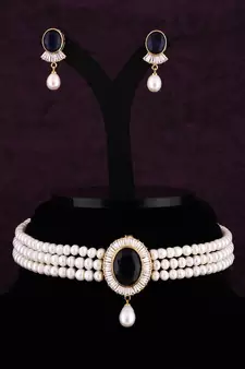 Multicolor pearl chokers