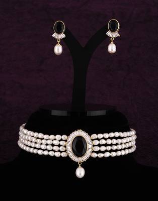 Multicolor pearl chokers 3