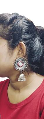 Red earrings 4