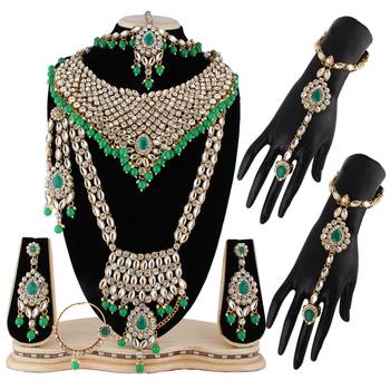 Green necklaces 1