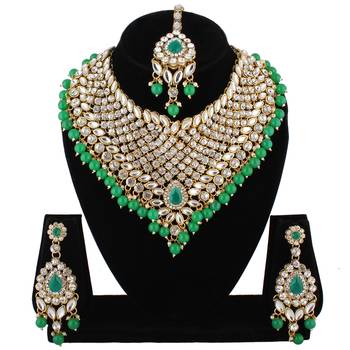 Green necklaces 1