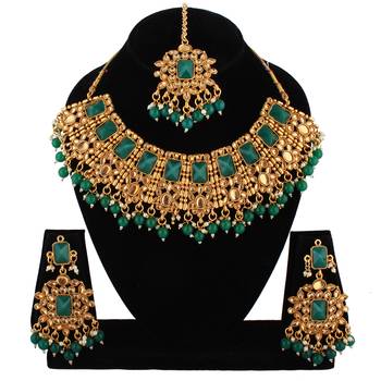 Green necklaces 1