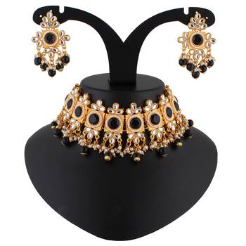 Black necklaces 1