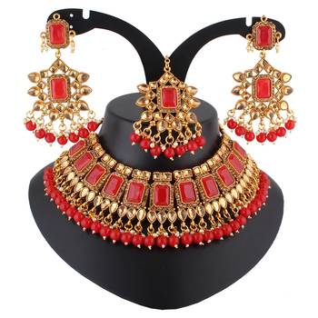 Red necklaces 1