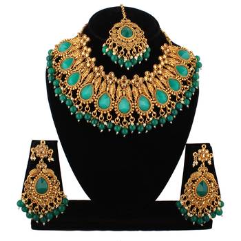 Green necklaces 1