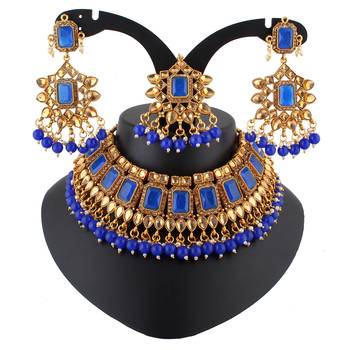 Blue necklaces 1