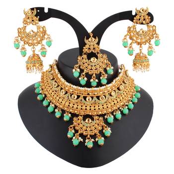 Green necklaces 1