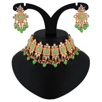 Green necklaces 1