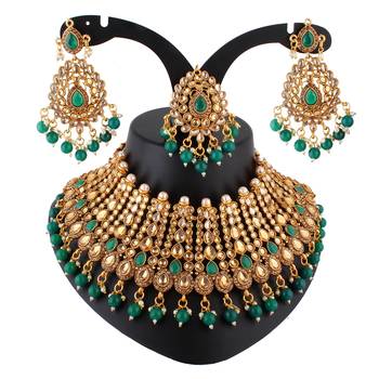 Green necklaces 1