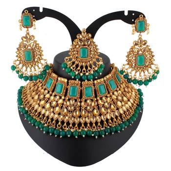 Green necklaces 1