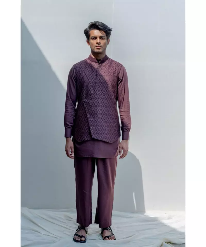 COMPENDIUMmen kurtas