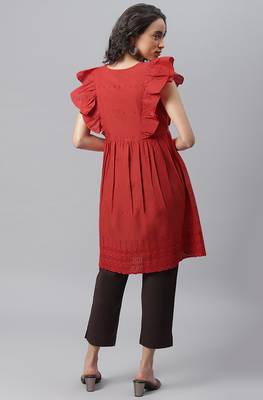 Red embroidered cotton tunics 4