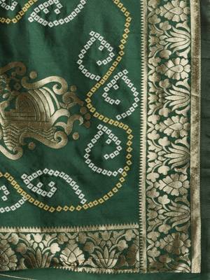 Green Woven Silk Blend Saree With Blouse 3