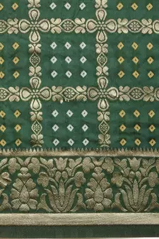Green Woven Silk Blend Saree With Blouse