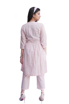 Women's Mulmul Cotton Kurti With pant Set (Baby Pink) 2
