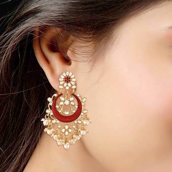 I Jewels Traditional Handcrafted Maroon Meena Work Earring Glided With Kundan & Pearls  4