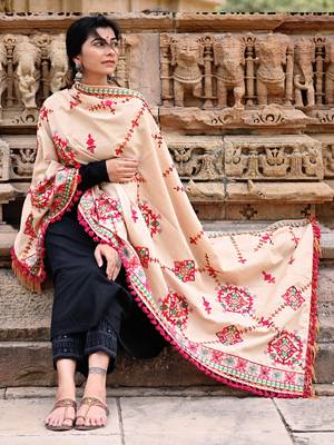 Beige Floral Motifs Aari Heavily Embroidered Khadi Shawl/Dupatta With Rani Tassel Lace 2