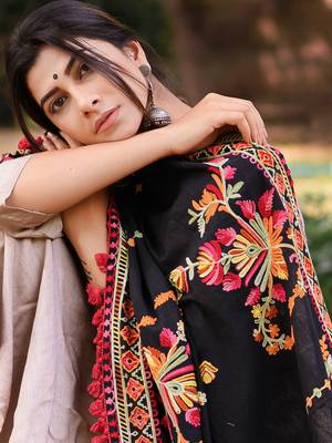 Black Kashmiri Motif Aari Embroidered Khadi Shawl/Dupatta With Crimson Red Cotton Tassel 3