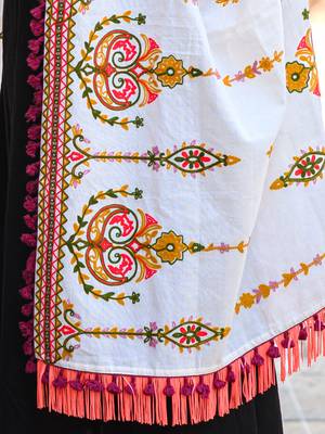 Off-White Heavily Aari Embroidered Khadi Shawl/Dupatta With Wine Cotton Tassel 3