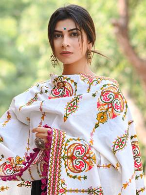 Off-White Heavily Aari Embroidered Khadi Shawl/Dupatta With Wine Cotton Tassel 4