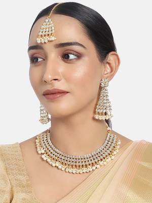 Pearl Necklace Set With Maang Tika & Earrings for Women  5