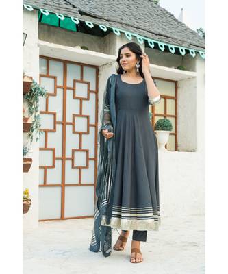 Monochrome Grey Kurta Dupatta Set 2