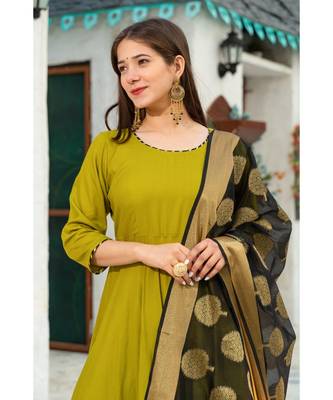 Mehendi Green Suit Set with Chanderi kurta Dupatta 4