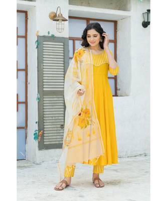Yellow Gota Kurta set with Hand Paint Doria Dupatta 2